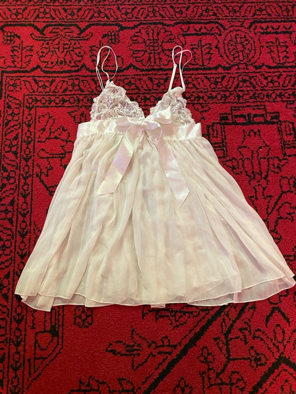 Victoria's Secret Ivory Lace-Trim Pleated Satin Bow Chemise